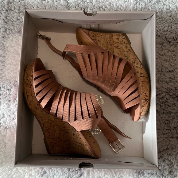 Jayda 4” Cork Wedge Sandal from Sugar - Size 8 - Picture 2 of 6